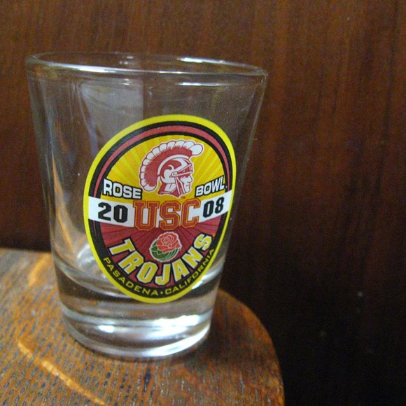 🏈 USC Trojans 2008 Rose Bowl Football Shot Glass - Picture 3 of 6